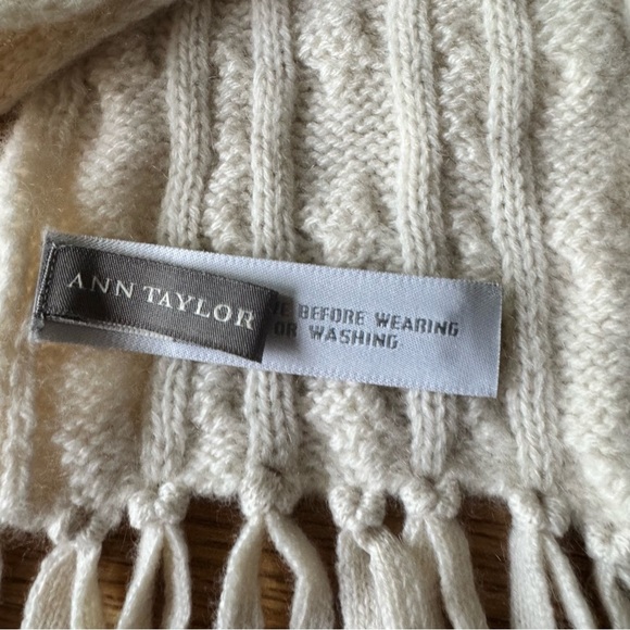 Ann Taylor Cream Ivory Cashmere Scarf Cable Knit Thin Long Fringe Winter - Picture 2 of 6